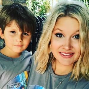 Meet your Posher, Lacey